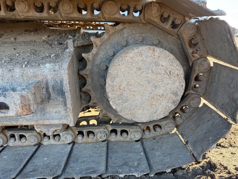 2011 Case CX130B excavator track drive detail
