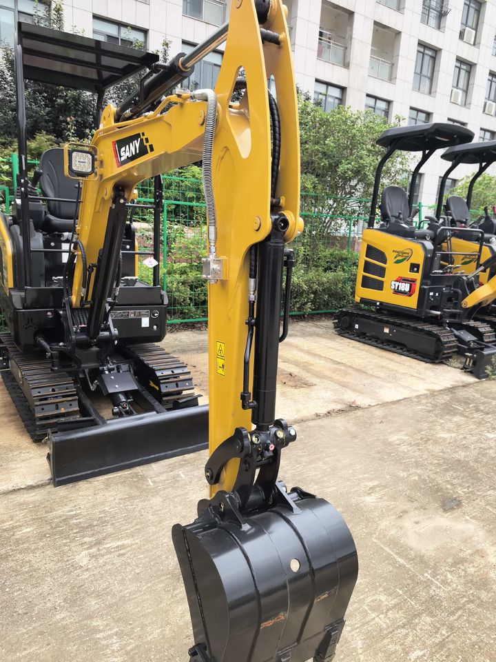 Sany SY16C mini excavator, front view of boom and bucket Sany SY16C mini excavator, front view of boom and bucket