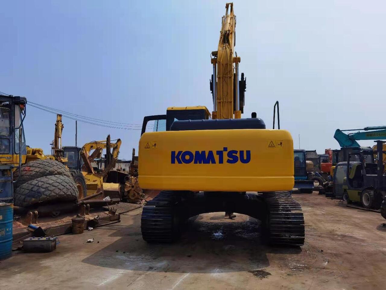2013 Komatsu PC200 crawler excavator rear view 2013 Komatsu PC200 crawler excavator rear view