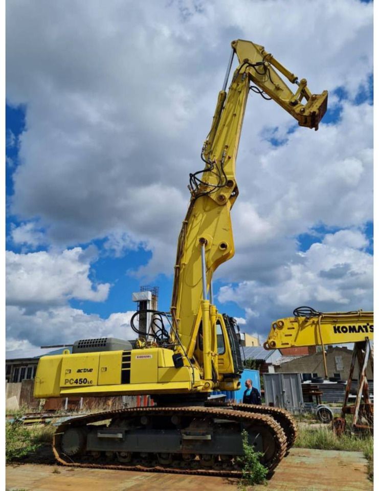 2002 Komatsu PC450LC crawler excavator, side profile view