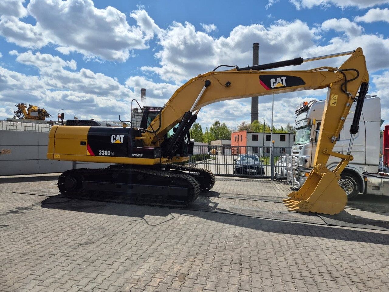 2022 Caterpillar 330D2L crawler excavator, side view