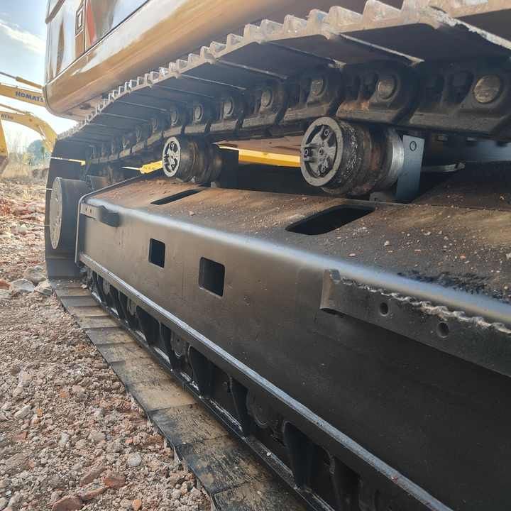 2020 Caterpillar 336D crawler excavator undercarriage view 2020 Caterpillar 336D crawler excavator undercarriage view