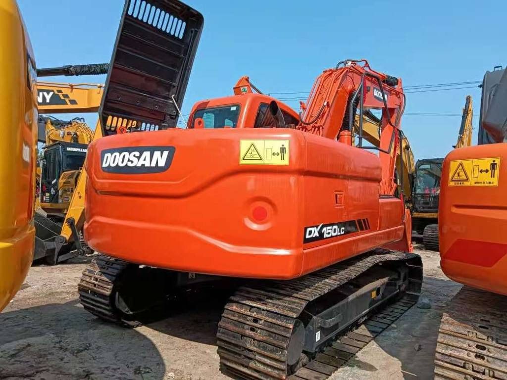 2023 Doosan DX150LC crawler excavator rear view 2023 Doosan DX150LC crawler excavator rear view