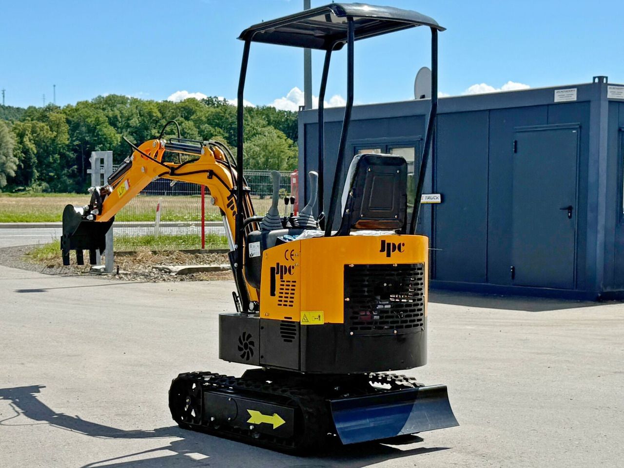 2025 JPC HT-12 MINI mini excavator, rear three-quarter view 2025 JPC HT-12 MINI mini excavator, rear three-quarter view