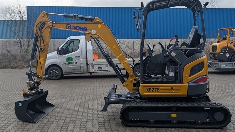 XCMG XE27E mini excavator, side view XCMG XE27E mini excavator, side view