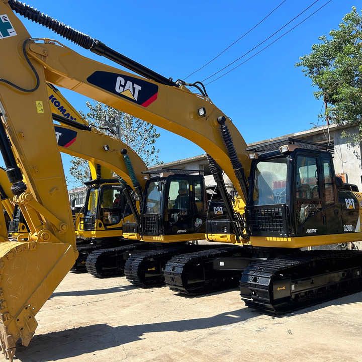Escavatore cingolato Caterpillar 320DL del 2020, vista laterale