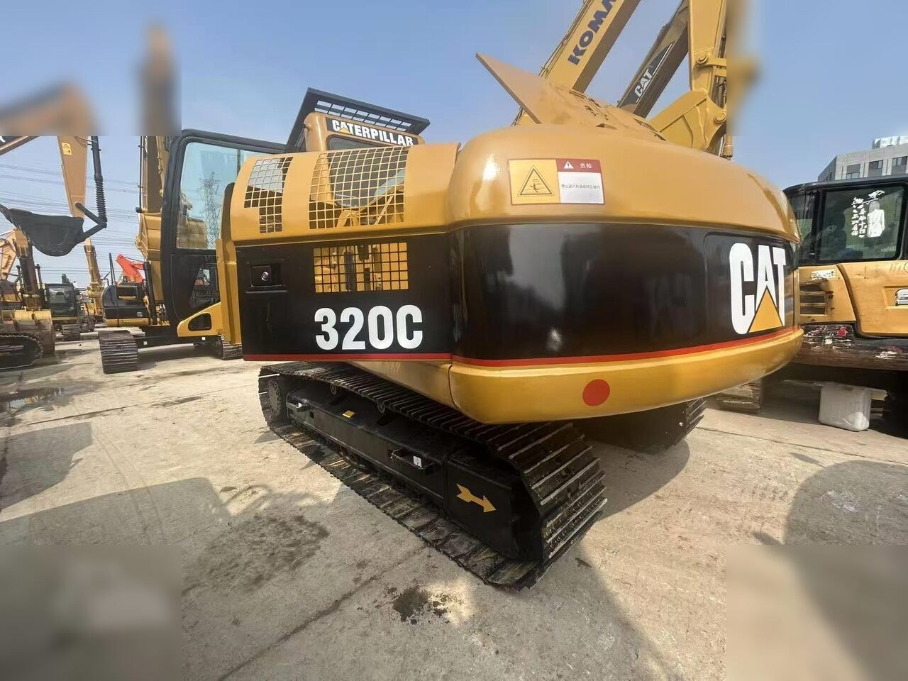 2024 Caterpillar 320C crawler excavator rear view 2024 Caterpillar 320C crawler excavator rear view