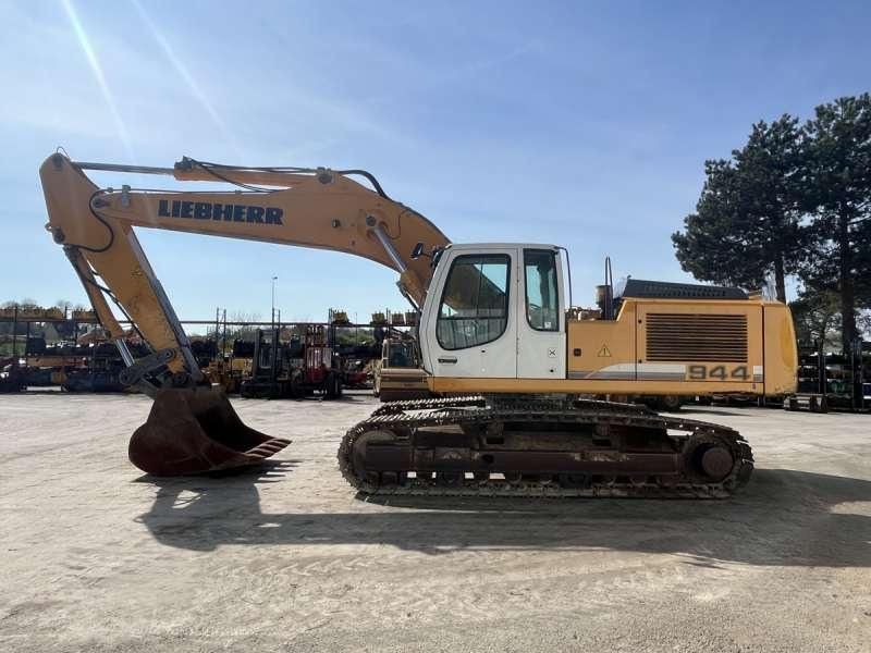 2011 Liebherr R944C crawler excavator side view