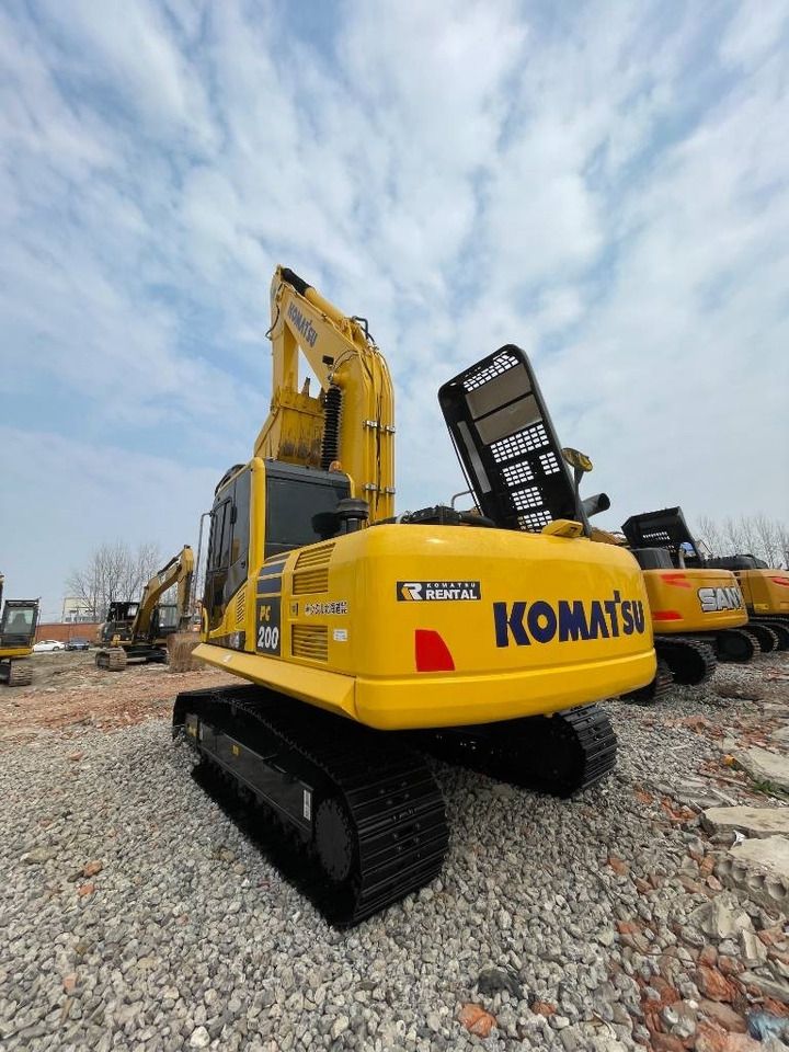 2024 Komatsu PC200-8 Raupenbagger, Ansicht von hinten-dreiviertel 2024 Komatsu PC200-8 Raupenbagger, Ansicht von hinten-dreiviertel