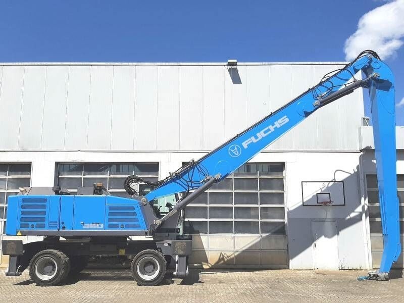 2015 Fuchs MHL360 F material handler, side view 2015 Fuchs MHL360 F material handler, side view
