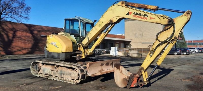 2006 Yanmar SV100 mini excavator, side view 2006 Yanmar SV100 mini excavator, side view