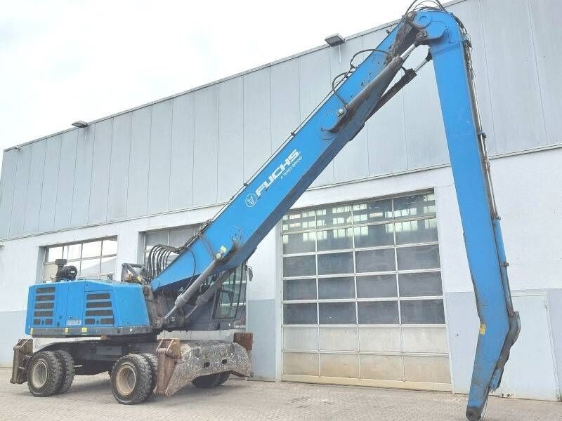 2018 Fuchs MHL350F material handler, side profile view 2018 Fuchs MHL350F material handler, side profile view