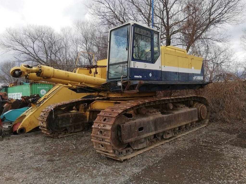 1992 Komatsu PC 650 SE-5 crawler excavator, front three-quarter view 1992 Komatsu PC 650 SE-5 crawler excavator, front three-quarter view