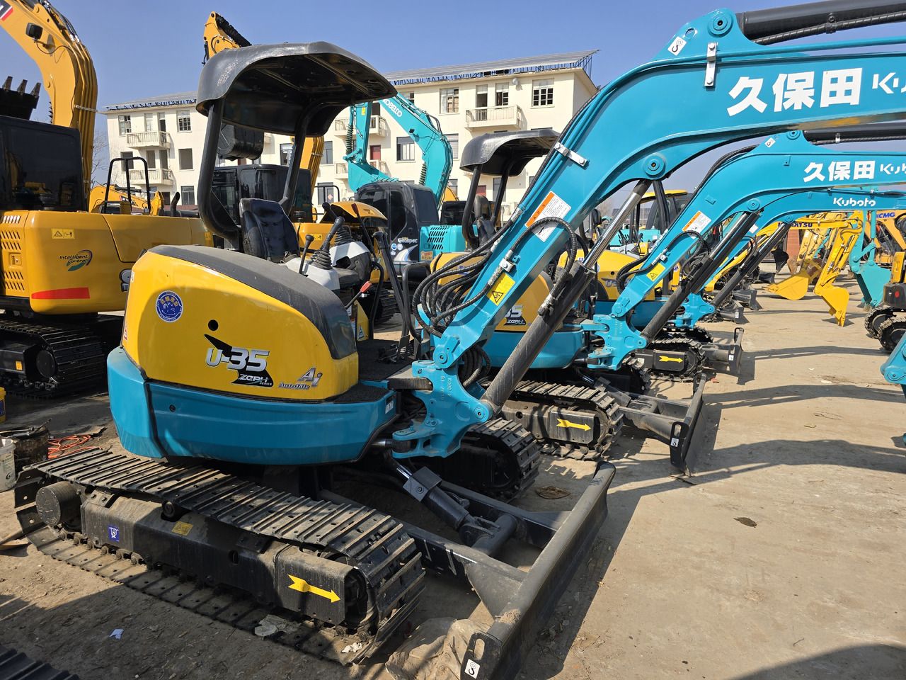 2024 Kubota U35 mini excavator, side view 2024 Kubota U35 mini excavator, side view