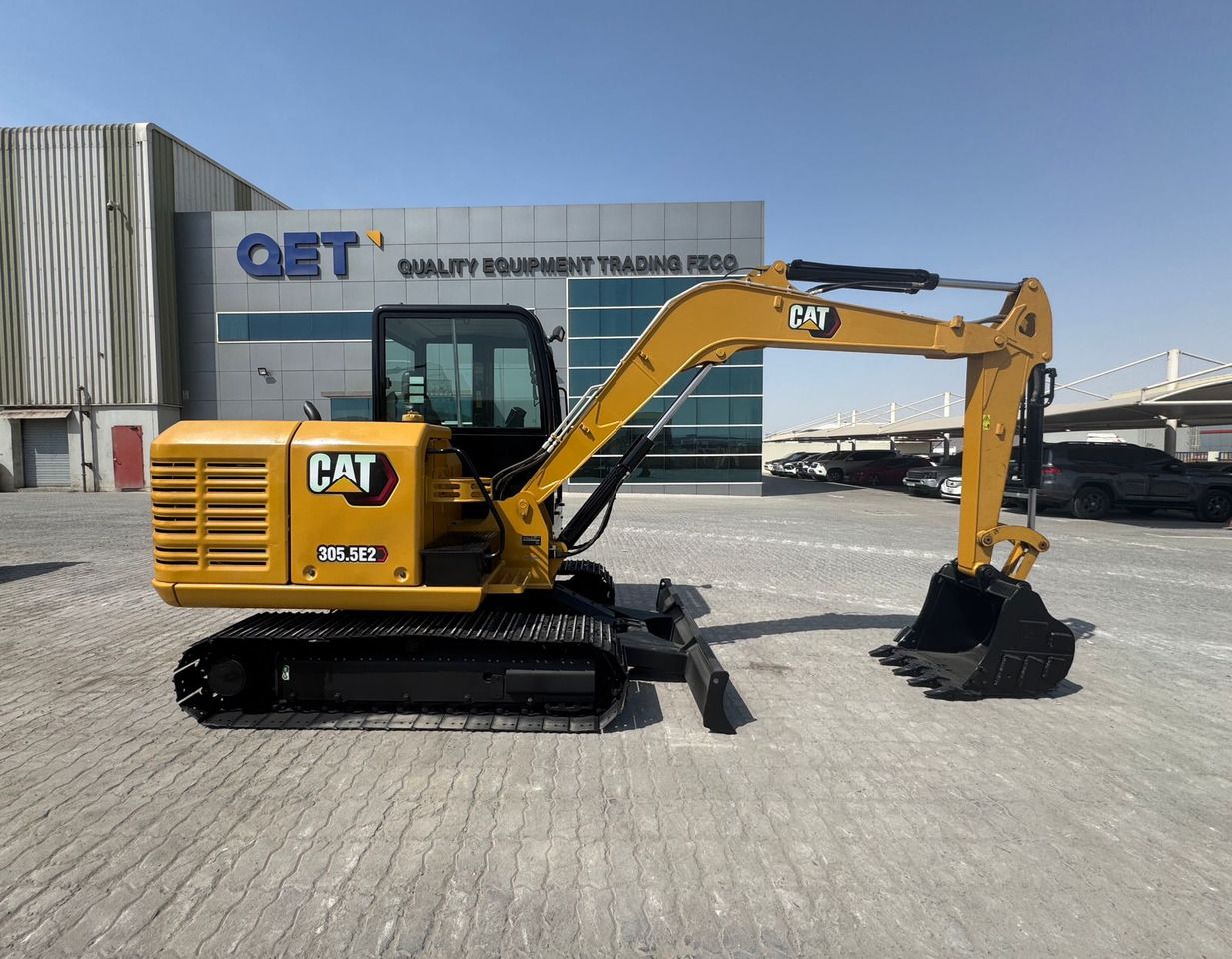 2023 Caterpillar 305.5E2 mini excavator side view 2023 Caterpillar 305.5E2 mini excavator side view