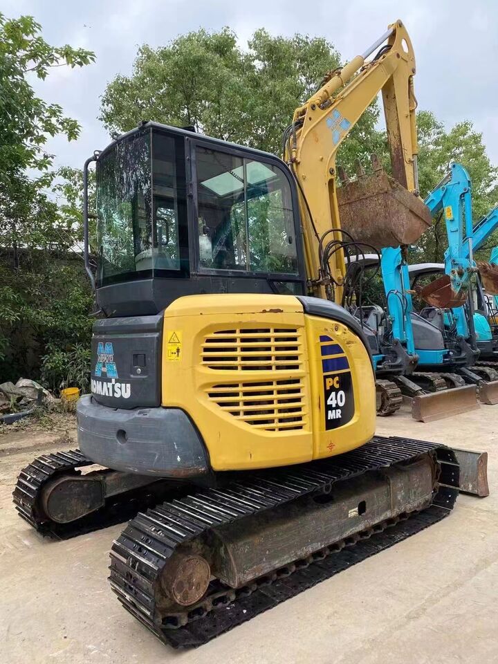 2023 Komatsu PC40MR mini excavator, rear three-quarter view 2023 Komatsu PC40MR mini excavator, rear three-quarter view