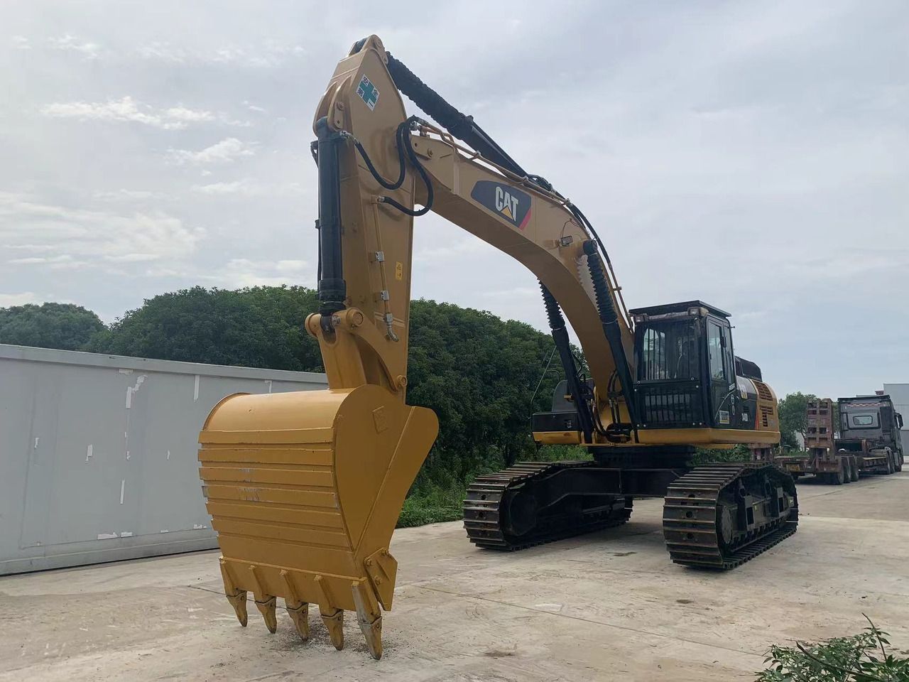 2022 Caterpillar 340D crawler excavator, front three-quarter view 2022 Caterpillar 340D crawler excavator, front three-quarter view