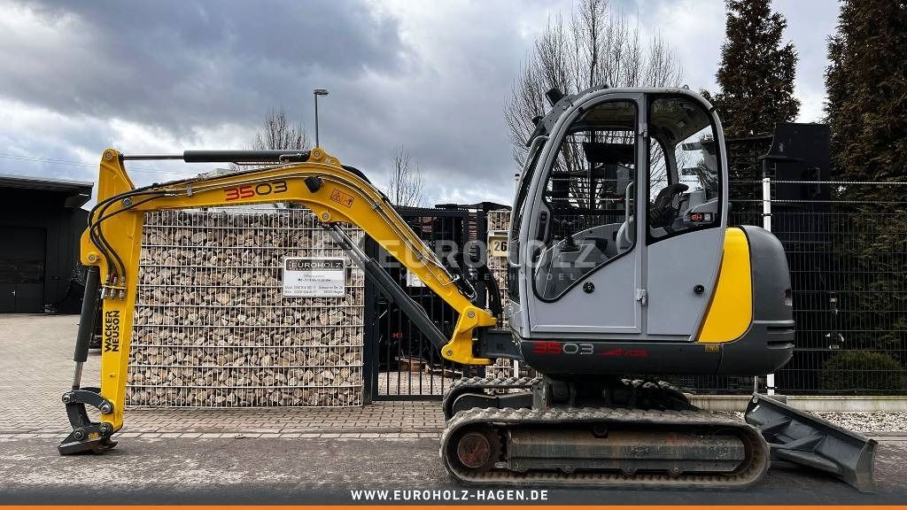 2018 Wacker Neuson 3503 VDS mini excavator side view 2018 Wacker Neuson 3503 VDS mini excavator side view