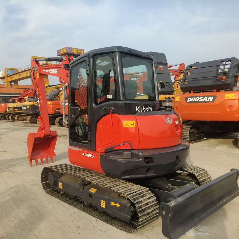 2023 Kubota KX165 mini excavator, front three-quarter view 2023 Kubota KX165 mini excavator, front three-quarter view