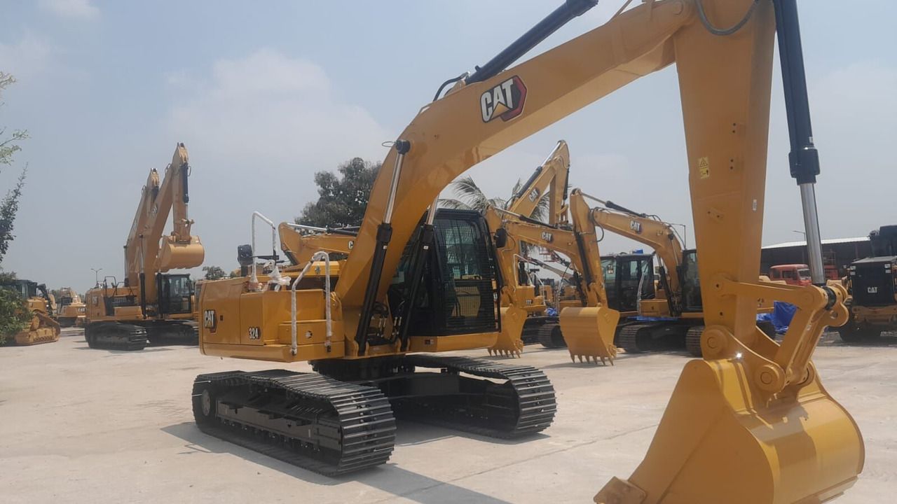 New 2026 Caterpillar 324 crawler excavator, rear three-quarter view New 2026 Caterpillar 324 crawler excavator, rear three-quarter view
