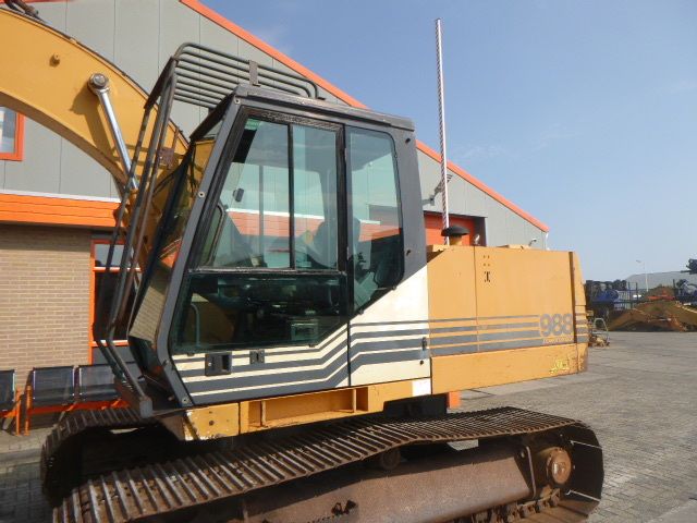 1998 CASE 988-CK crawler excavator side view of cab 1998 CASE 988-CK crawler excavator side view of cab