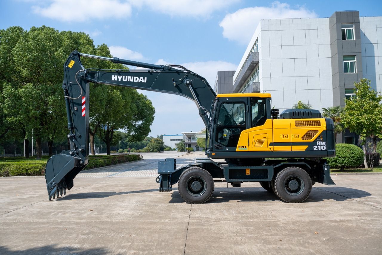 2026 Hyundai HW210 wheel excavator side view 2026 Hyundai HW210 wheel excavator side view
