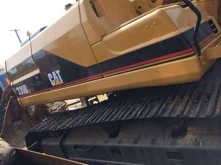 2017 Caterpillar 330BL crawler excavator side view