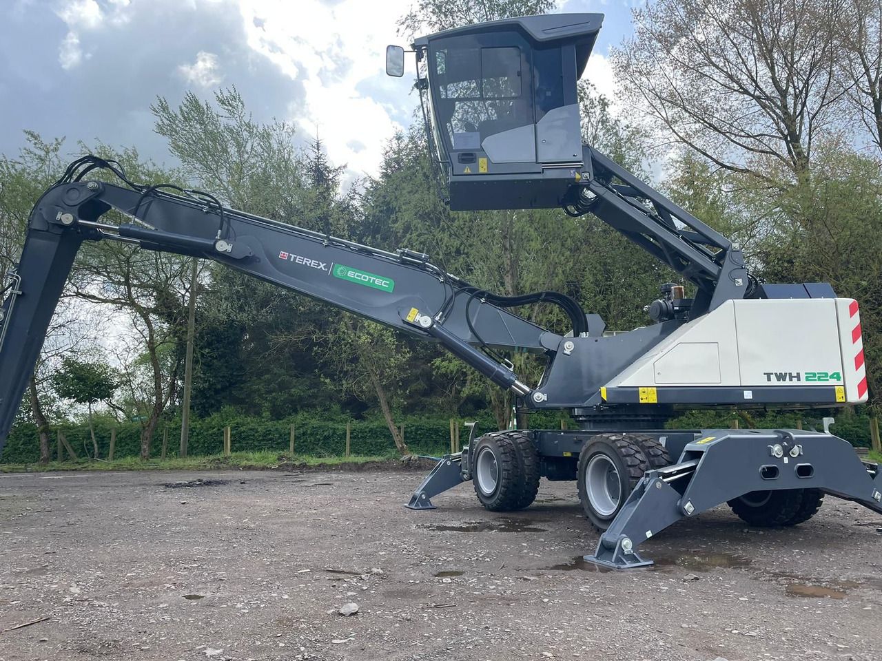 2023 Terex TWH 224 material handler side view