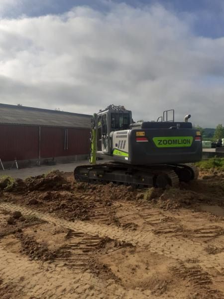 2024 Zoomlion ZE210GLC crawler excavator, rear three-quarter view 2024 Zoomlion ZE210GLC crawler excavator, rear three-quarter view