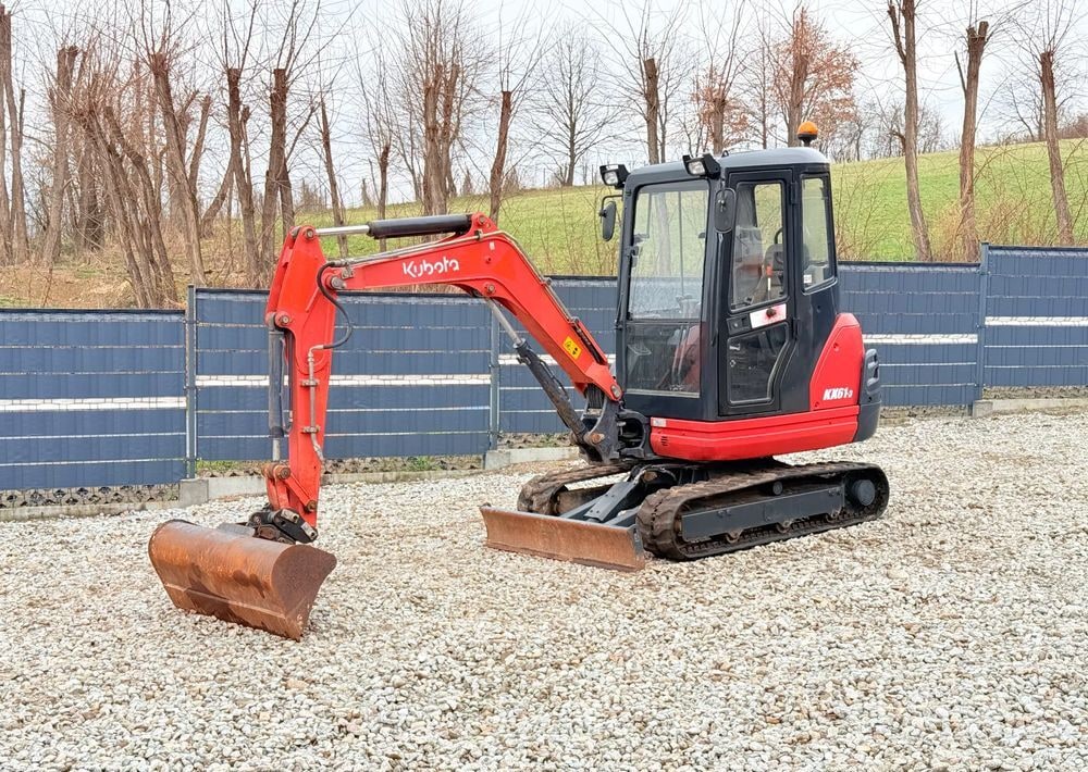 2015 Kubota KX61-3 mini excavator, side view 2015 Kubota KX61-3 mini excavator, side view