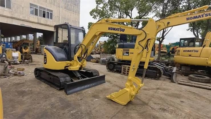 2020 Komatsu PC35 mini excavator, side view 2020 Komatsu PC35 mini excavator, side view