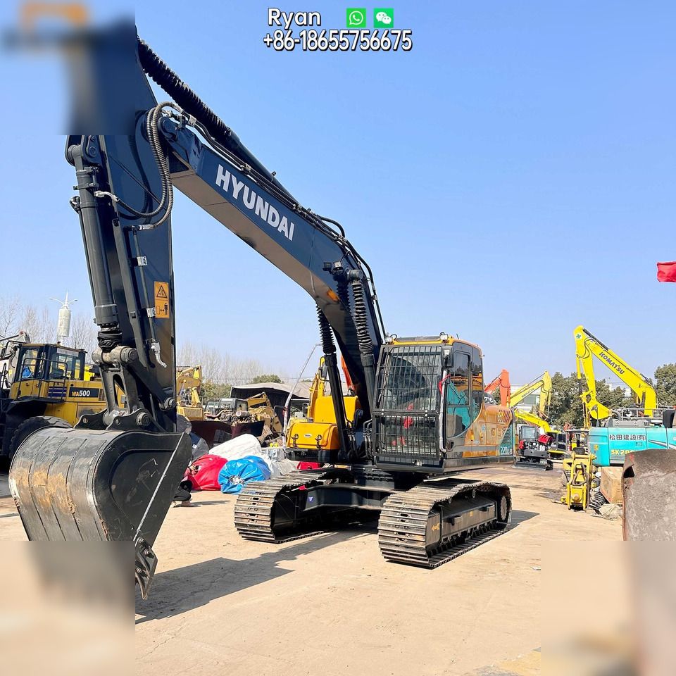2023 Hyundai R220LC-9S crawler excavator, side view 2023 Hyundai R220LC-9S crawler excavator, side view