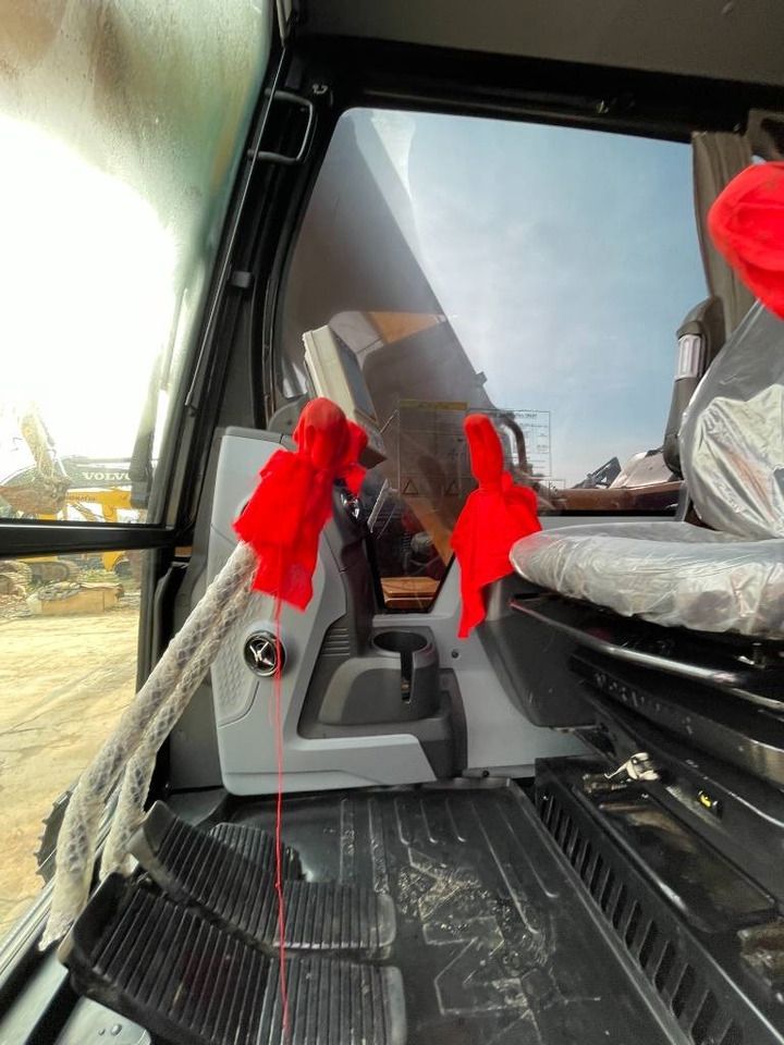 2024 Sany SY135 Crawler Excavator interior view 2024 Sany SY135 Crawler Excavator interior view