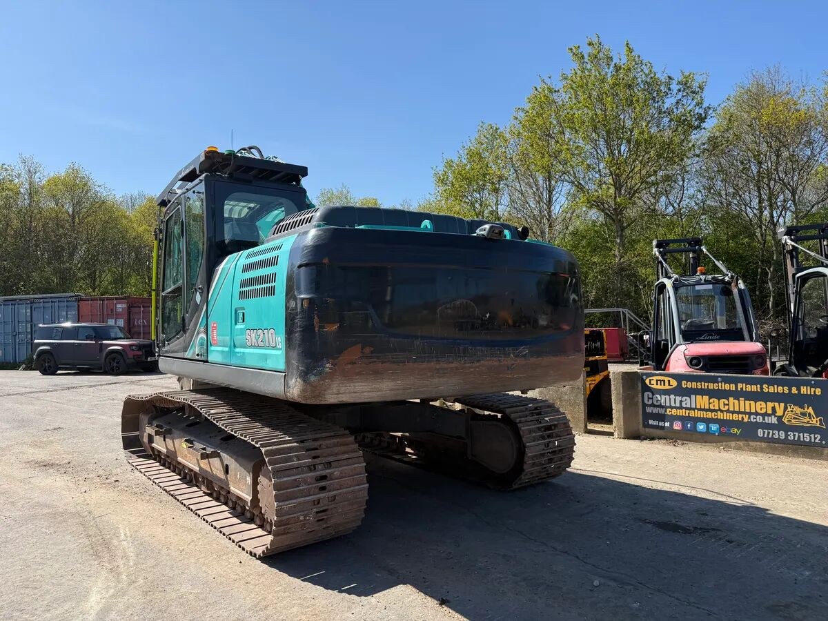 2021 Kobelco SK210LC-10 crawler excavator rear view 2021 Kobelco SK210LC-10 crawler excavator rear view