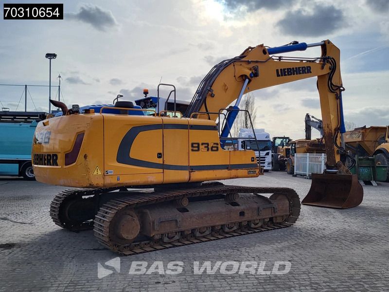 2016 Liebherr R936LC crawler excavator, rear three-quarter view 2016 Liebherr R936LC crawler excavator, rear three-quarter view