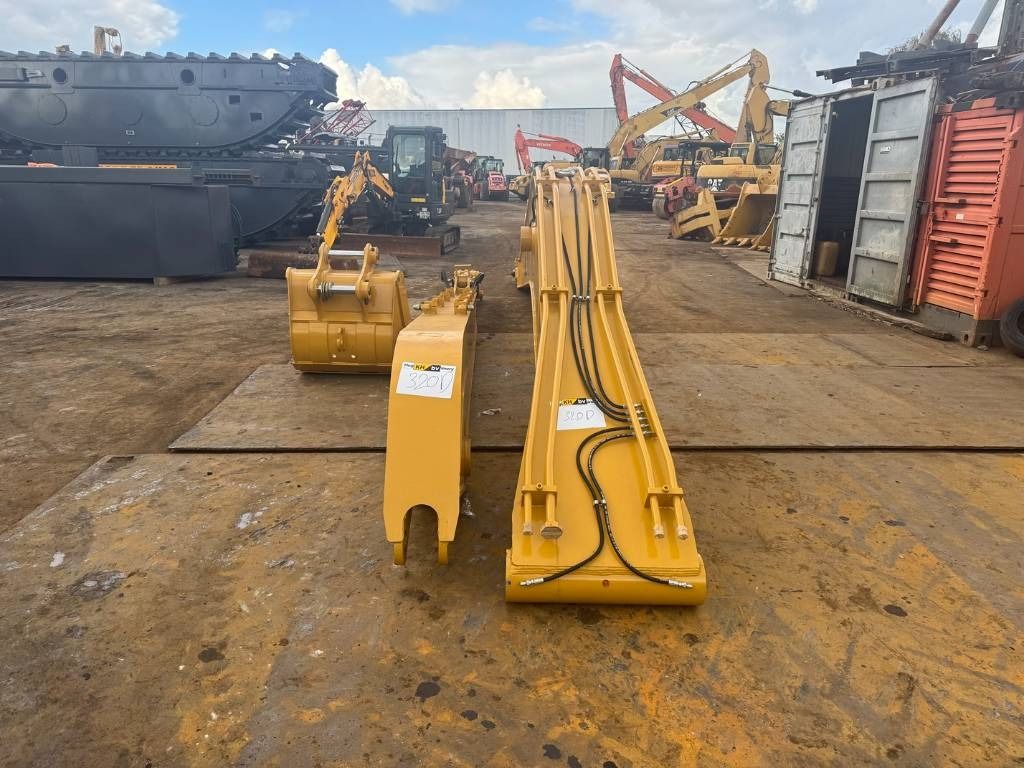 2026 Caterpillar 330 crawler excavator long-reach boom components