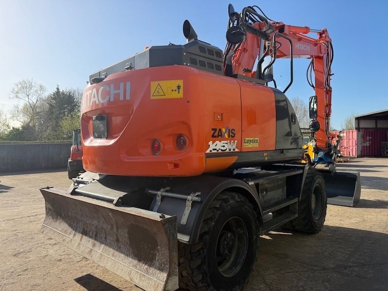 2017 Hitachi Zaxis 145W-6 wheel excavator rear view 2017 Hitachi Zaxis 145W-6 wheel excavator rear view