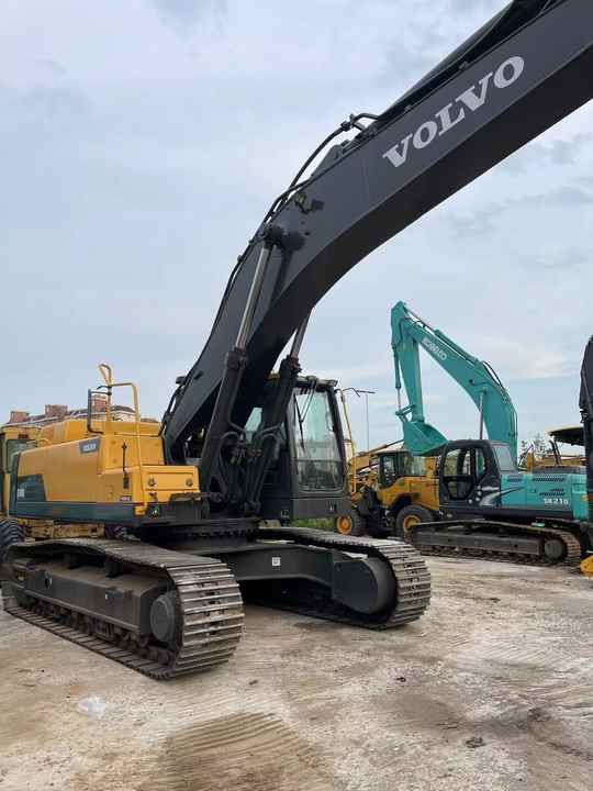 2021 Volvo EC480DL crawler excavator, side view 2021 Volvo EC480DL crawler excavator, side view