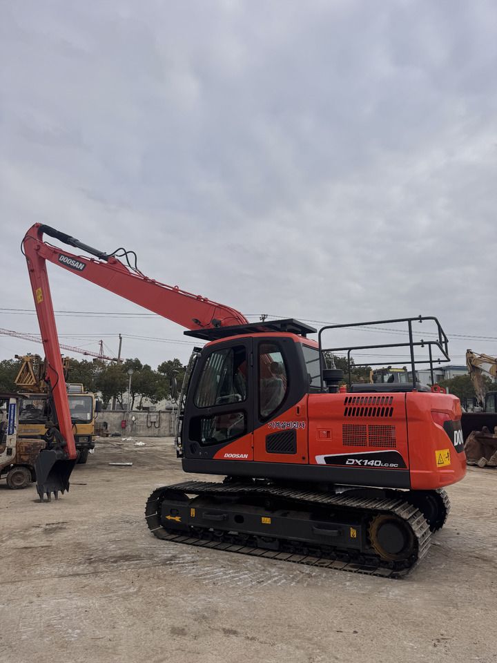 2018 Doosan DX140LC-9C crawler excavator, side view