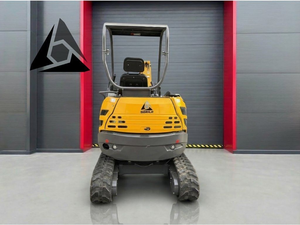 Gorila G27SE I PRO mini excavator, rear view Gorila G27SE I PRO mini excavator, rear view