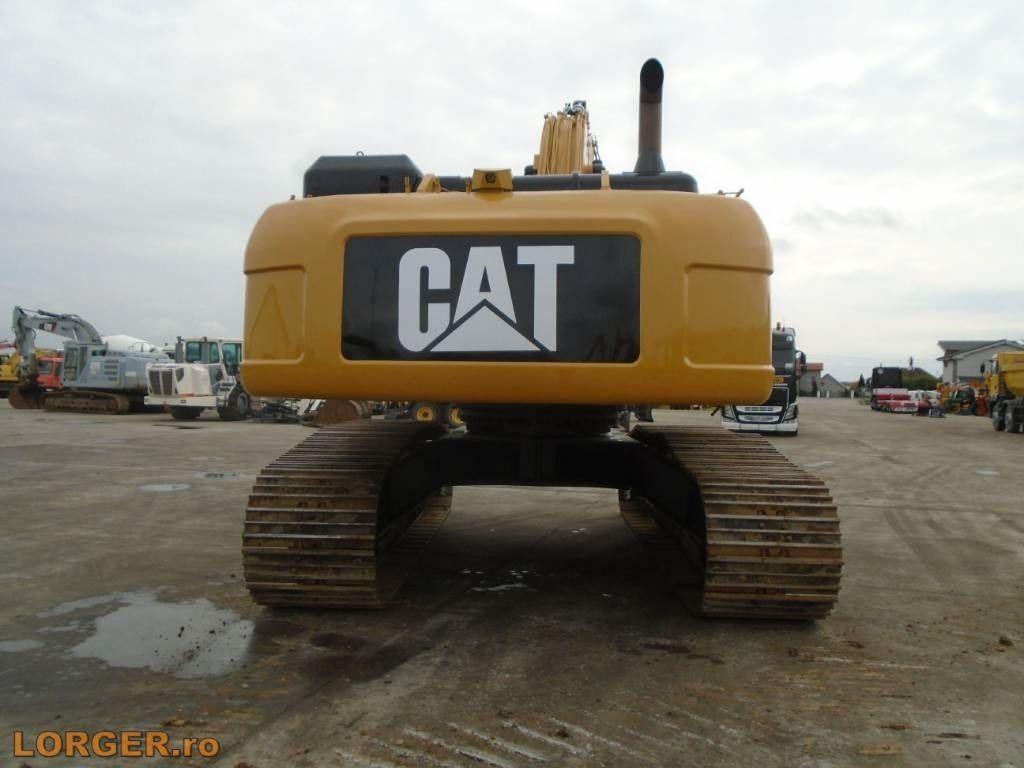 2009 Caterpillar 336D crawler excavator rear view 2009 Caterpillar 336D crawler excavator rear view