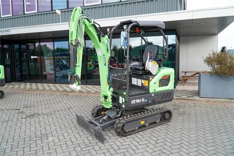 2024 XCMG XE19U-E mini excavator, side view 2024 XCMG XE19U-E mini excavator, side view