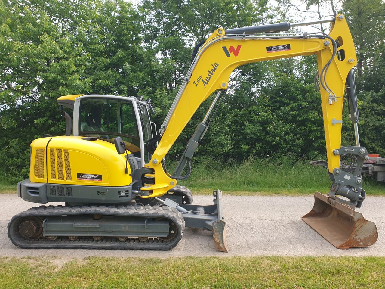 2023 Wacker Neuson ET90 mini excavator side view 2023 Wacker Neuson ET90 mini excavator side view
