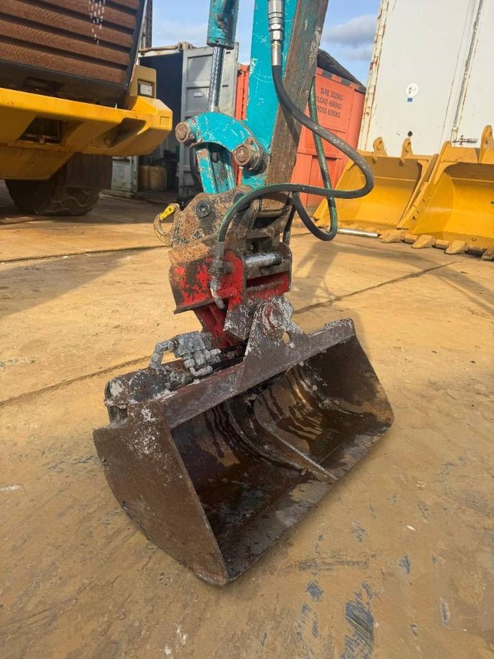 2017 Hitachi ZX17U mini excavator bucket attachment 2017 Hitachi ZX17U mini excavator bucket attachment