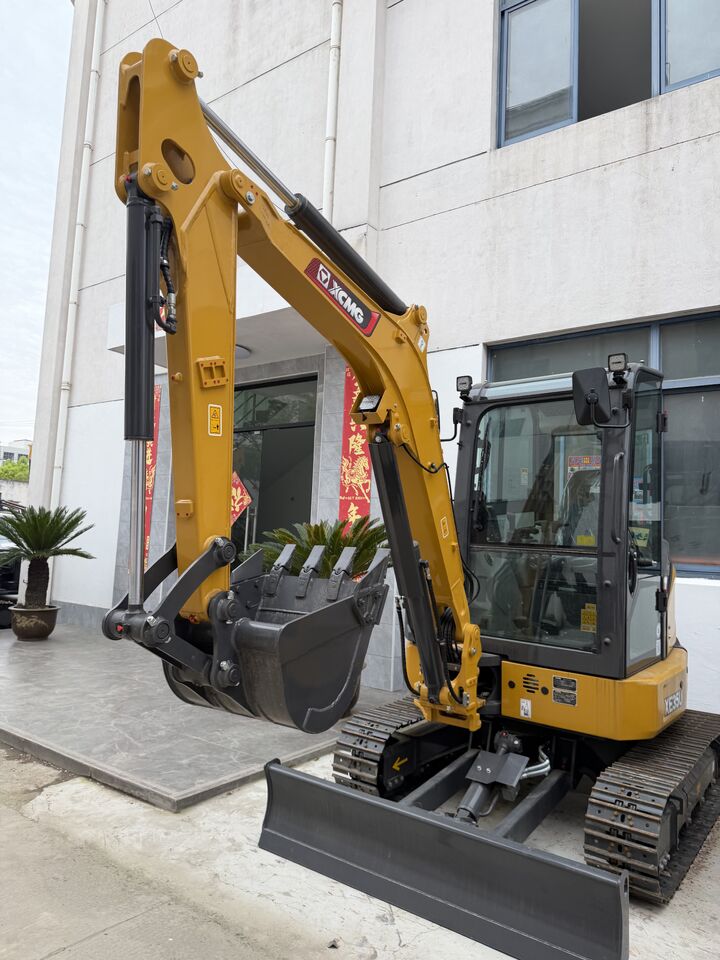 2026 XCMG SY35U mini excavator, front three-quarter view 2026 XCMG SY35U mini excavator, front three-quarter view