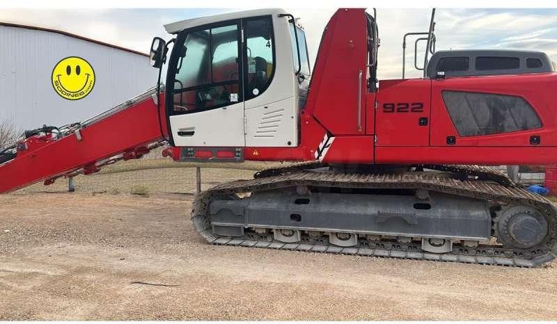 2018 Liebherr R922LC material handler side view 2018 Liebherr R922LC material handler side view