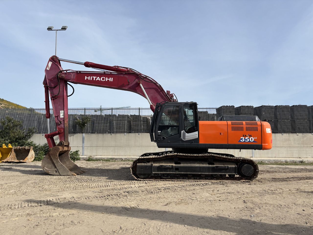 2010 Hitachi Zaxis 350LC crawler excavator, side profile view