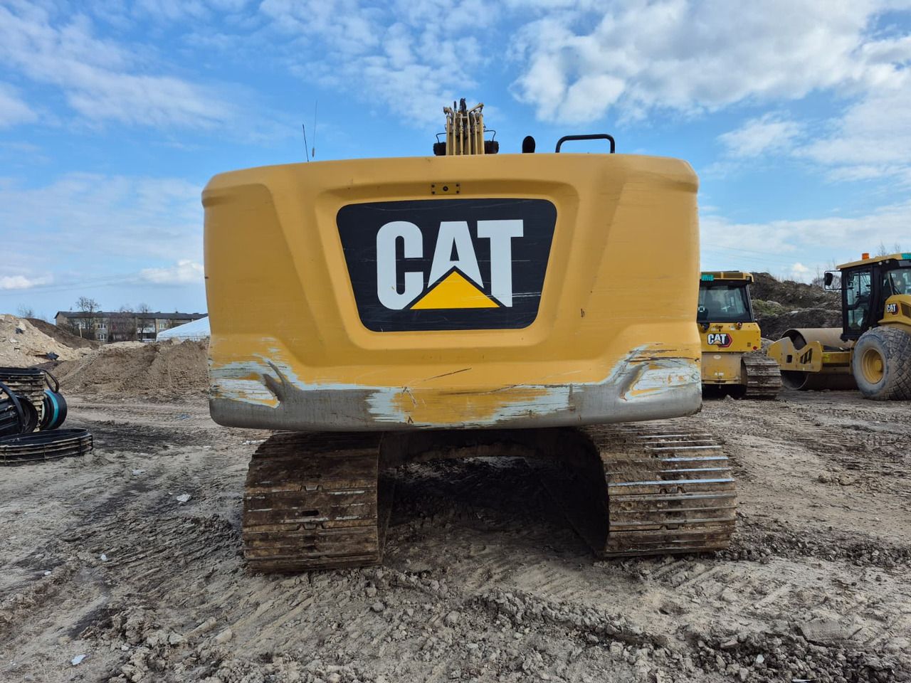 2018 Caterpillar 320GC crawler excavator, rear view