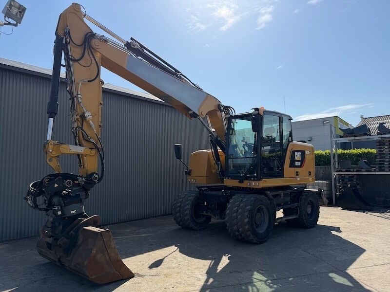 2018 Caterpillar M314F wheel excavator, side view