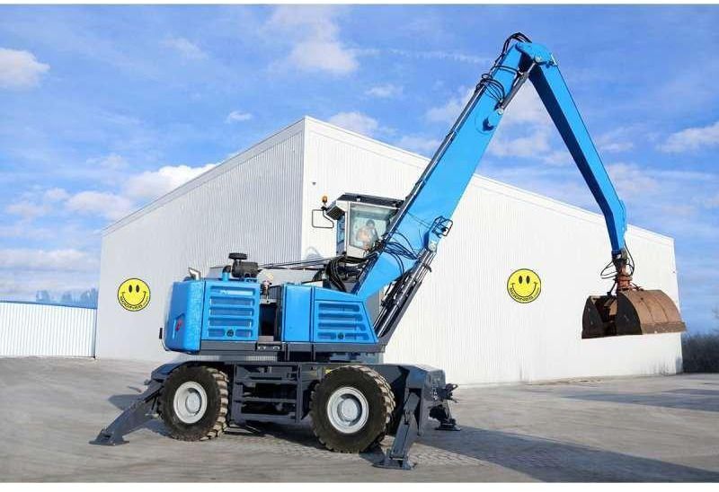 2016 Fuchs MHL350 material handler, side view 2016 Fuchs MHL350 material handler, side view